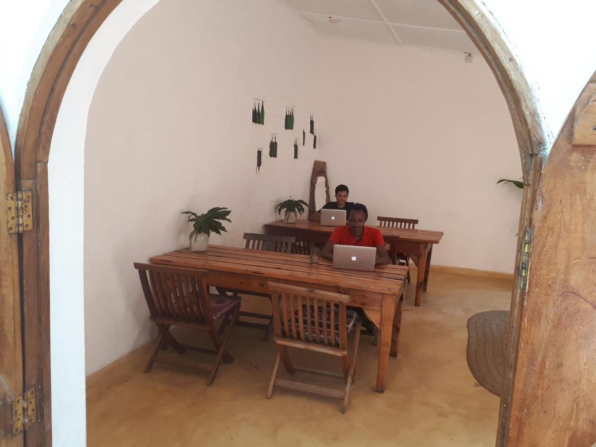 Distant Relatives Ecolodge & Backpackers Kilifi Exterior photo