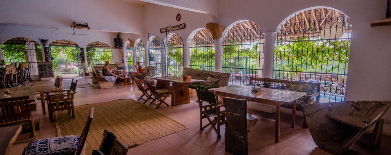 Distant Relatives Ecolodge & Backpackers Kilifi Exterior photo