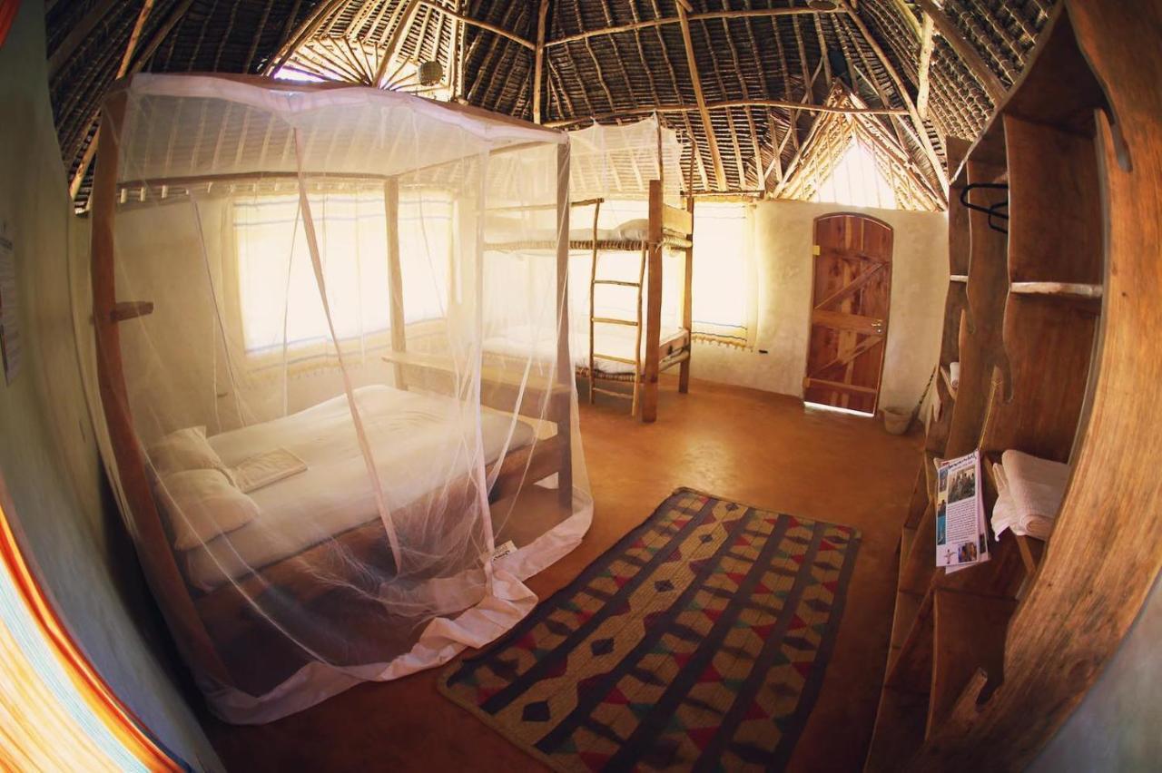 Distant Relatives Ecolodge & Backpackers Kilifi Exterior photo