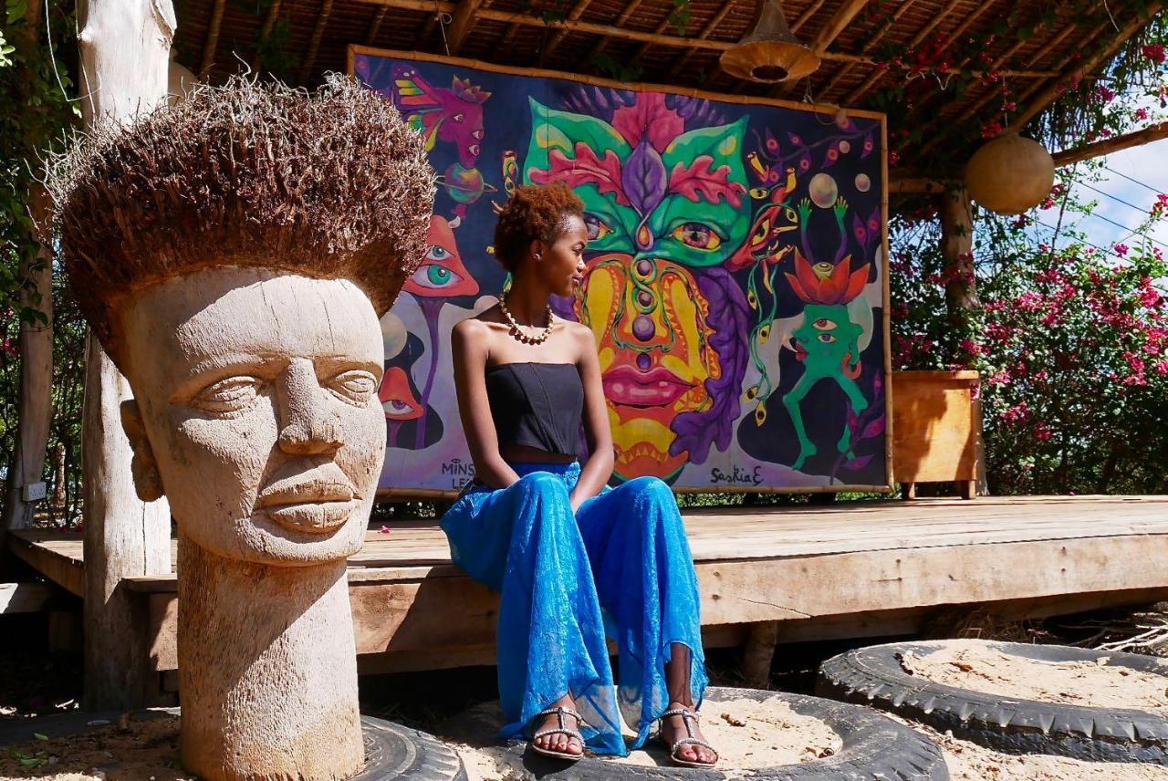 Distant Relatives Ecolodge & Backpackers Kilifi Exterior photo
