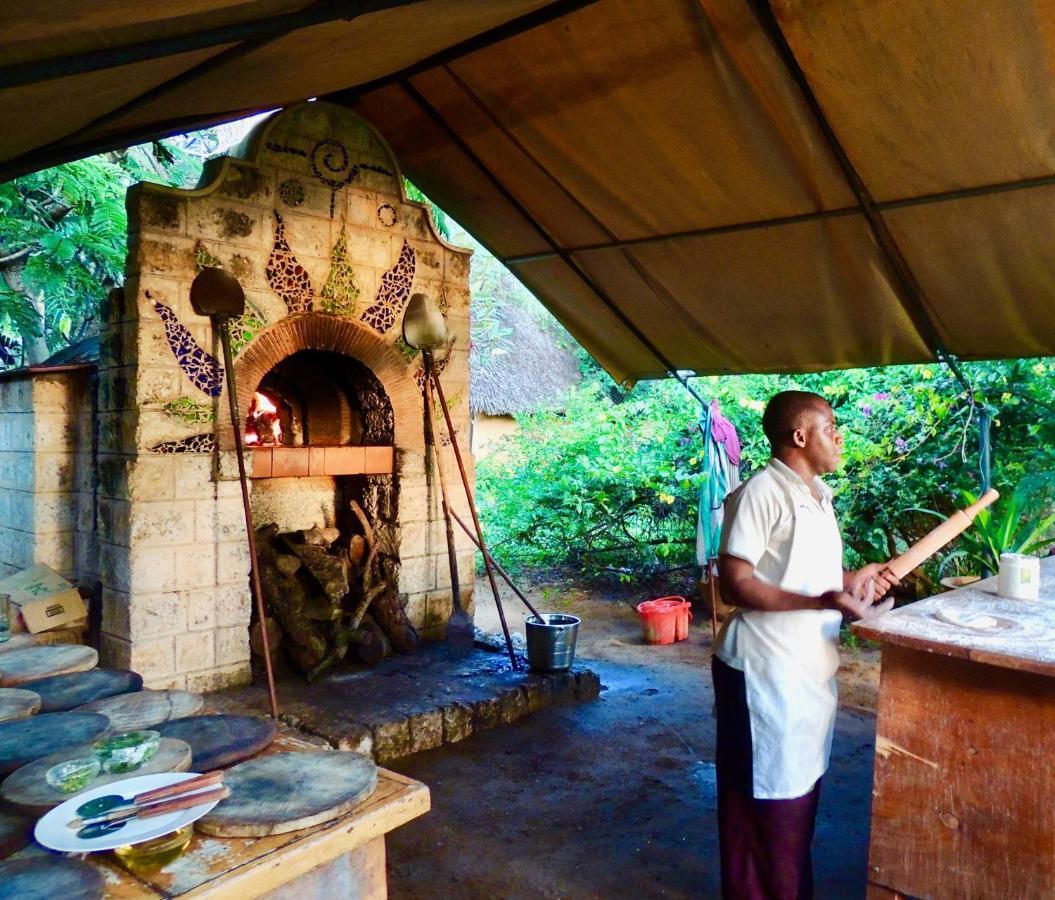 Distant Relatives Ecolodge & Backpackers Kilifi Exterior photo