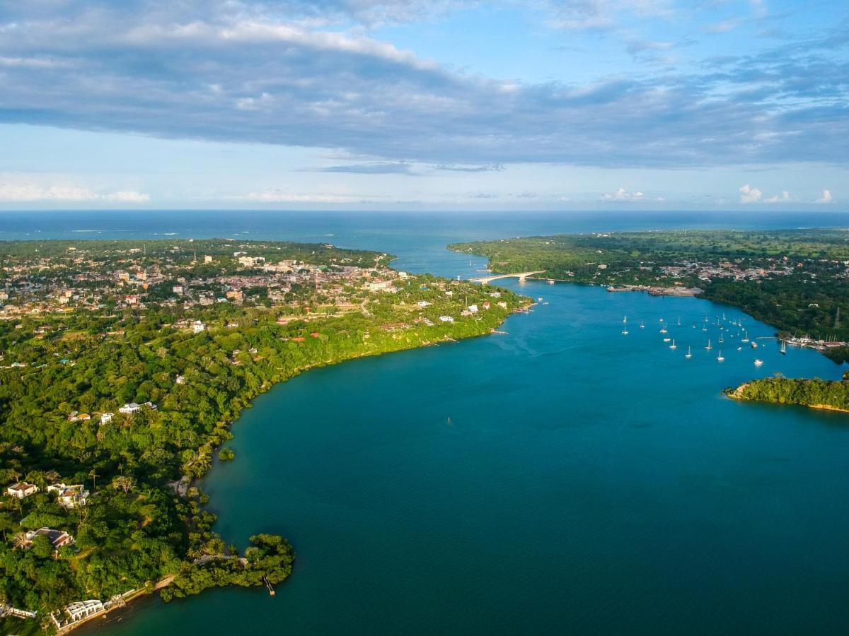Distant Relatives Ecolodge & Backpackers Kilifi Exterior photo