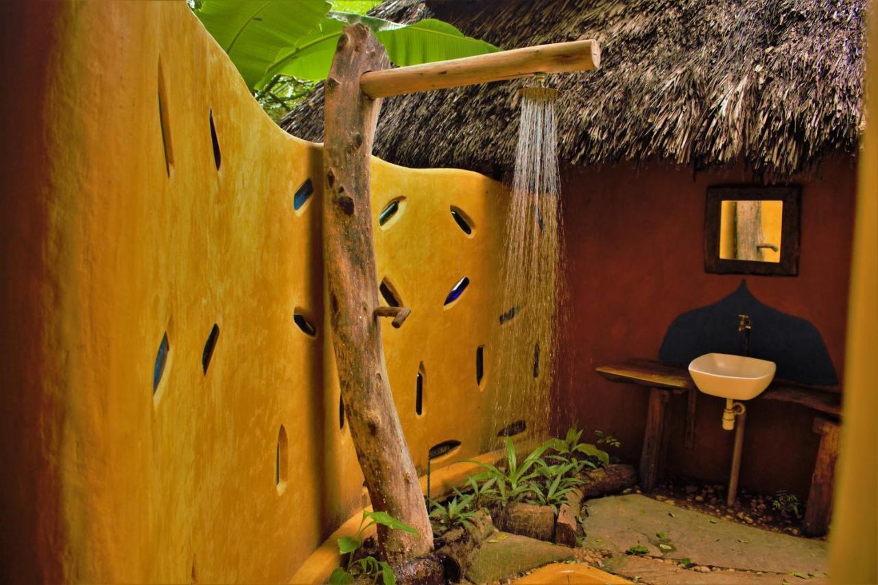 Distant Relatives Ecolodge & Backpackers Kilifi Exterior photo