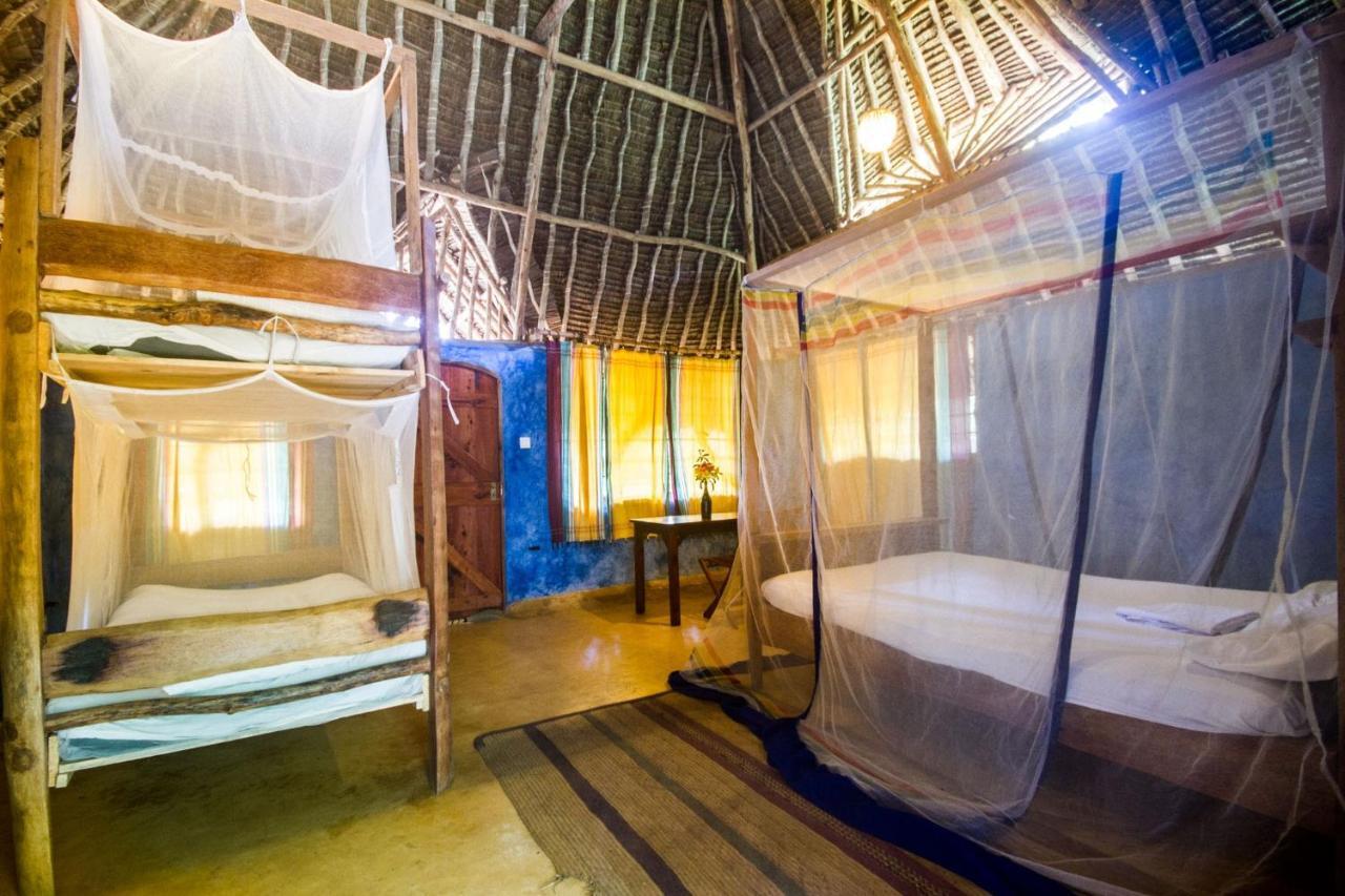 Distant Relatives Ecolodge & Backpackers Kilifi Exterior photo