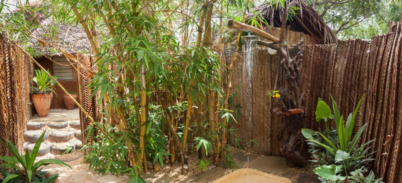 Distant Relatives Ecolodge & Backpackers Kilifi Exterior photo