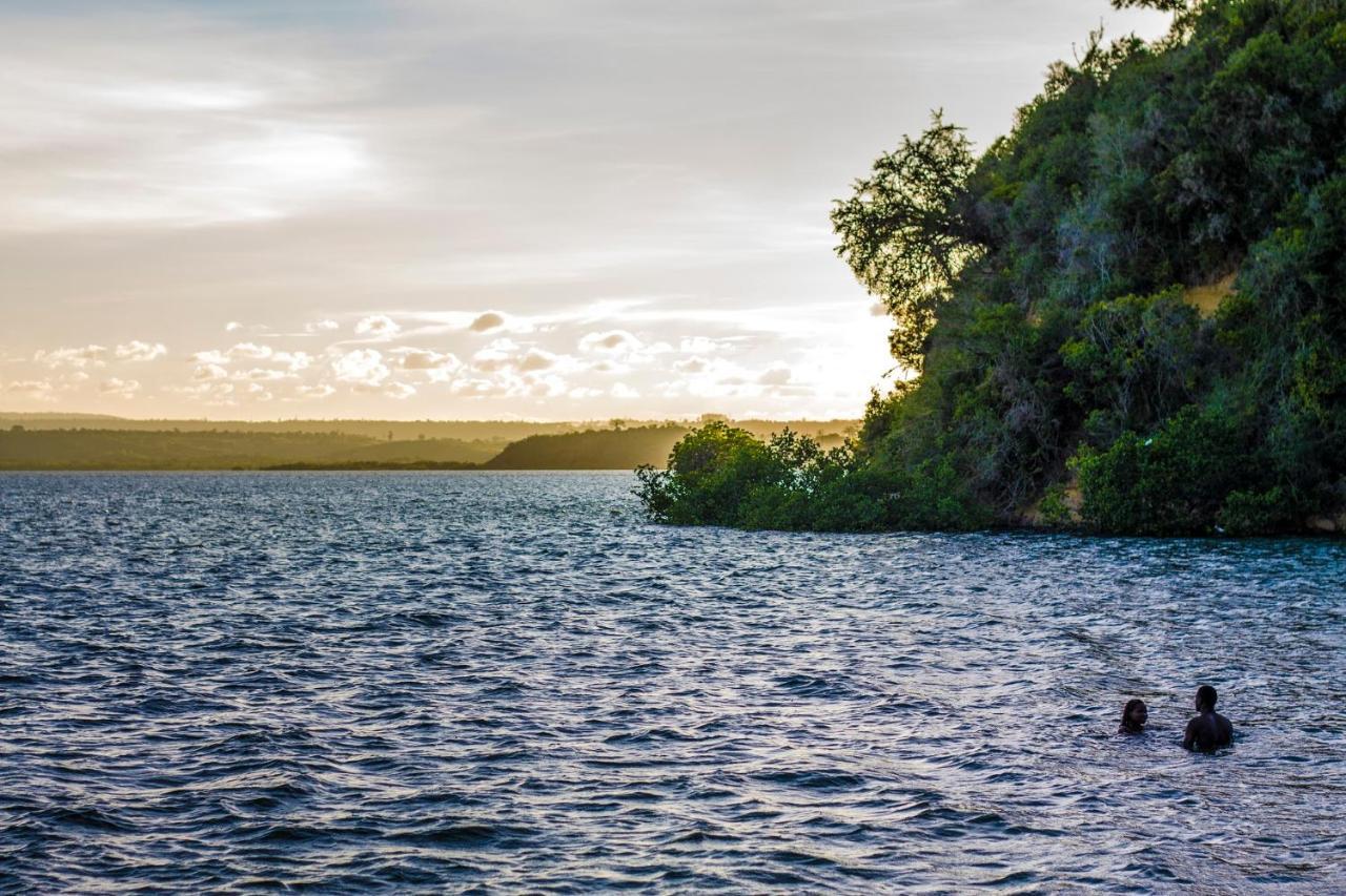 Distant Relatives Ecolodge & Backpackers Kilifi Exterior photo